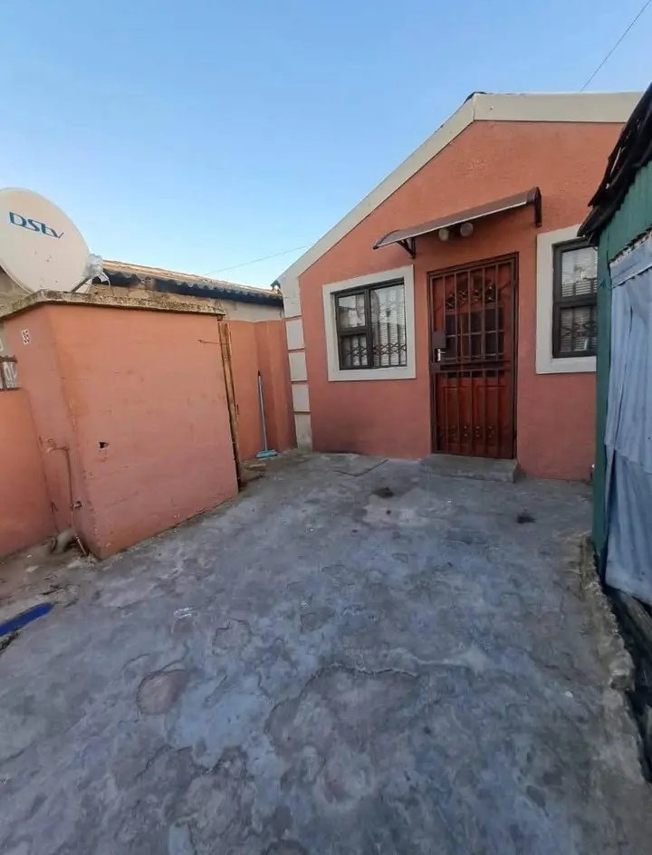 2 Bedroom Property for Sale in Victoria Mxenge Western Cape